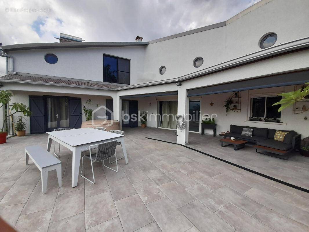 Maison à vendre, 295m², Le Tampon
