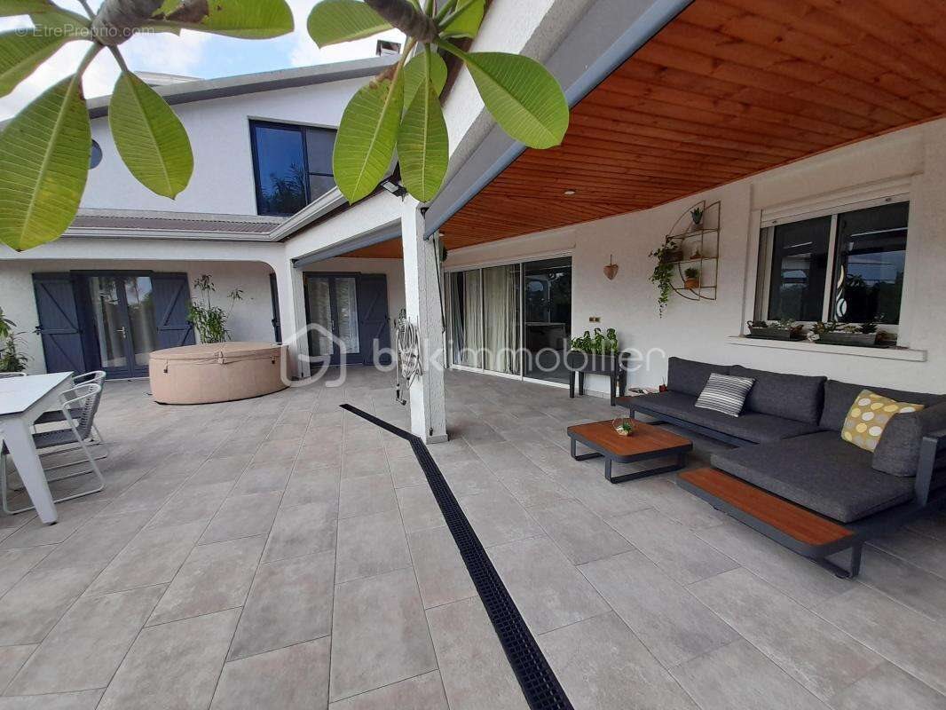 Maison à vendre, 295m², Le Tampon