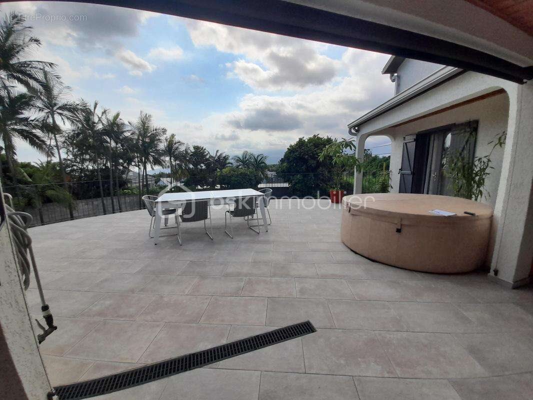Maison à vendre, 295m², Le Tampon