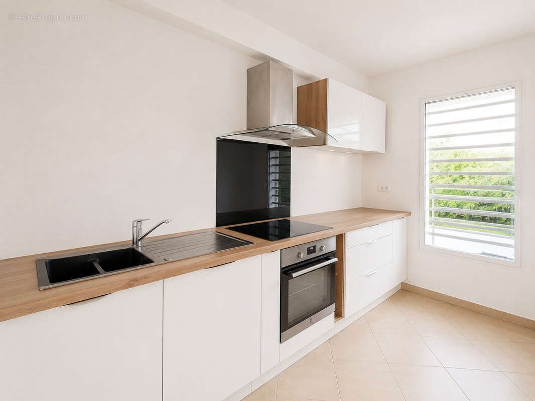 Appartement à vendre, 58m², Les Abymes