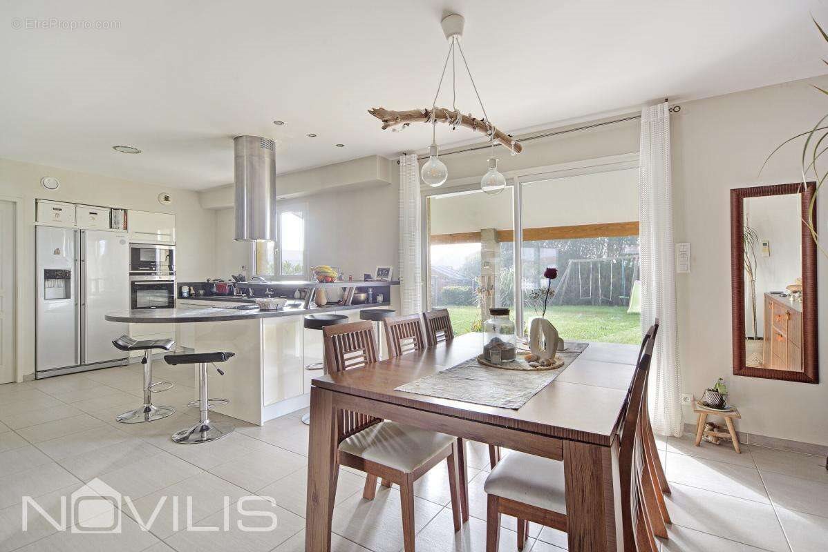 Maison à vendre, 140m², Lamasquère
