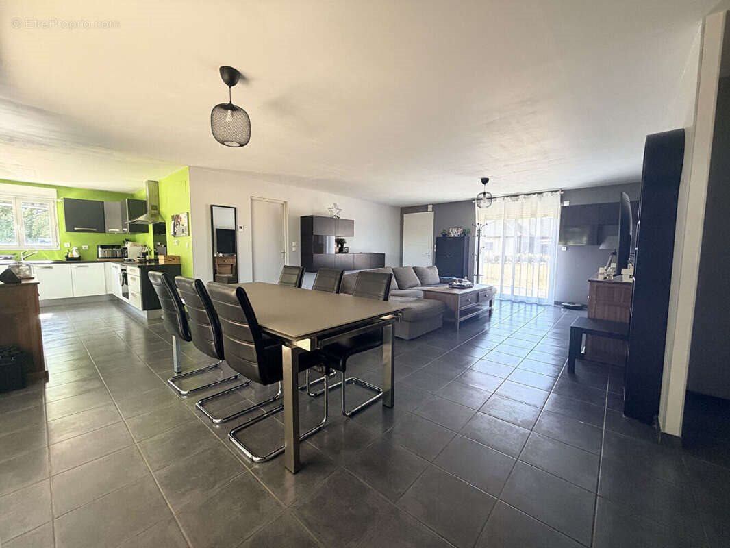 Maison à vendre, 111m², Prémilhat