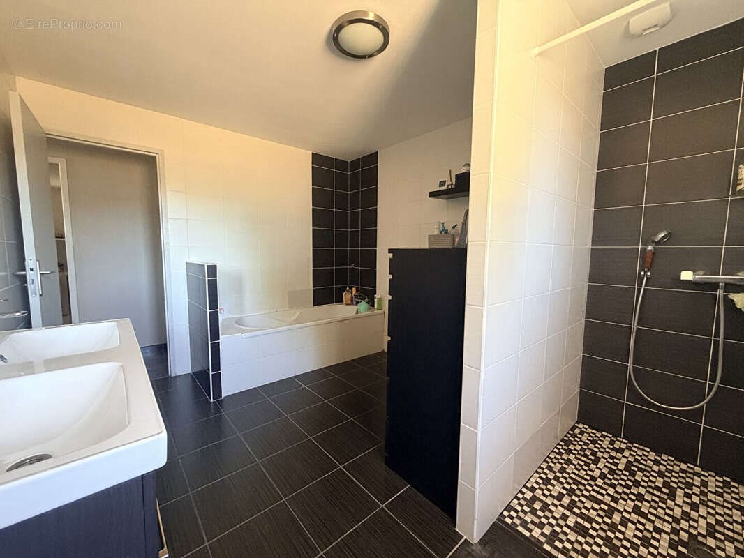 Maison à vendre, 111m², Prémilhat