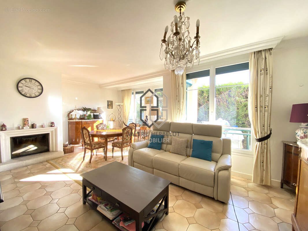 Maison à vendre, 220m², Ormesson-sur-Marne