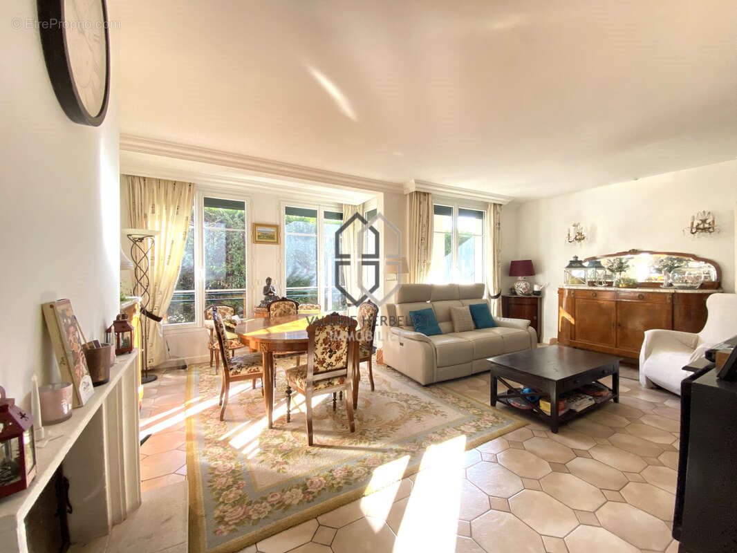 Maison à vendre, 220m², Ormesson-sur-Marne