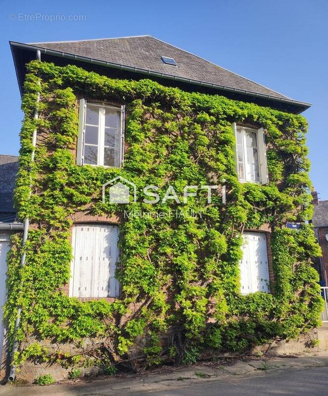 Maison à vendre, 97m², Saint-Fraimbault