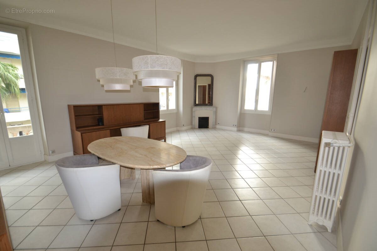 Appartement à vendre, 91m², Antibes
