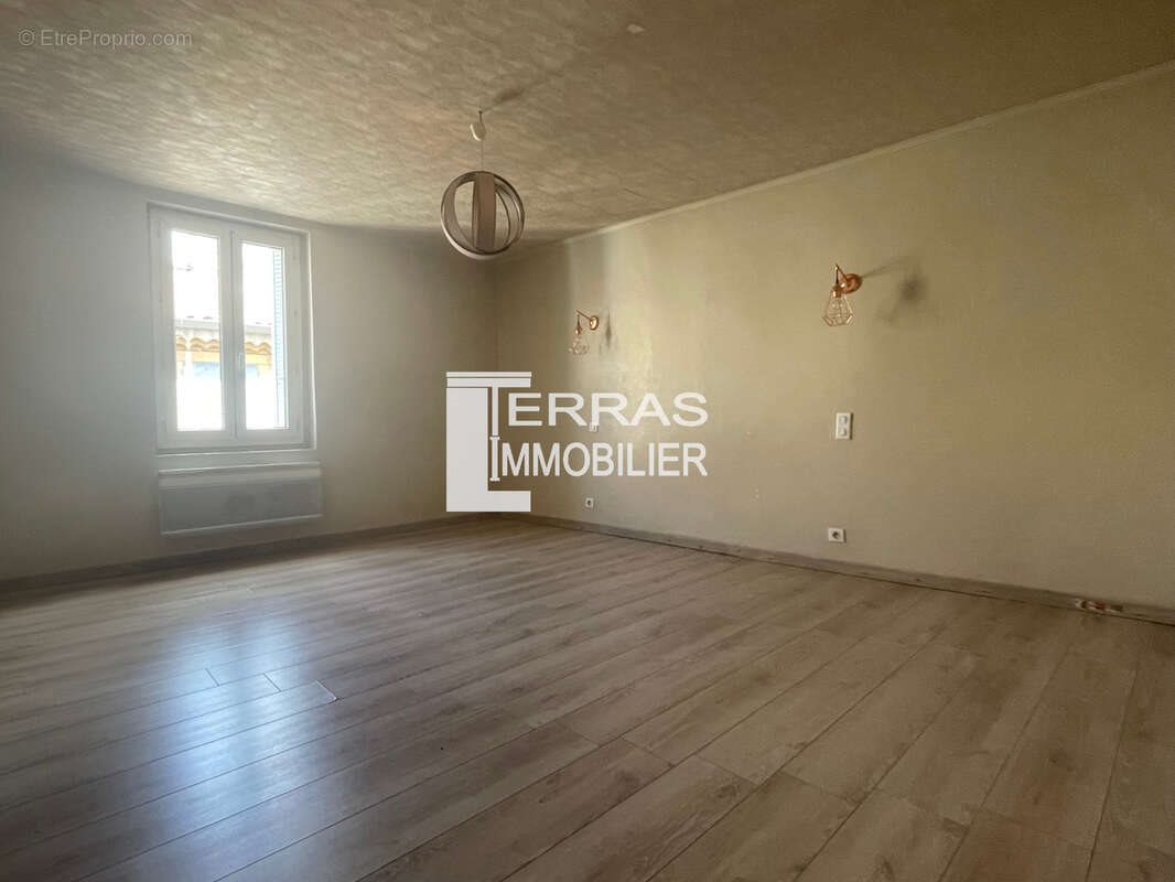 Maison à vendre, 75m², Valréas