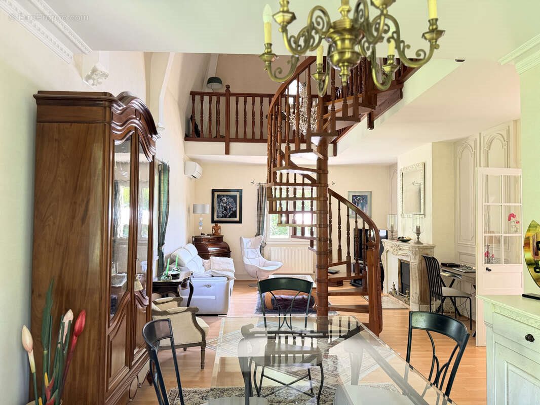 Maison à vendre, 183m², Chancelade