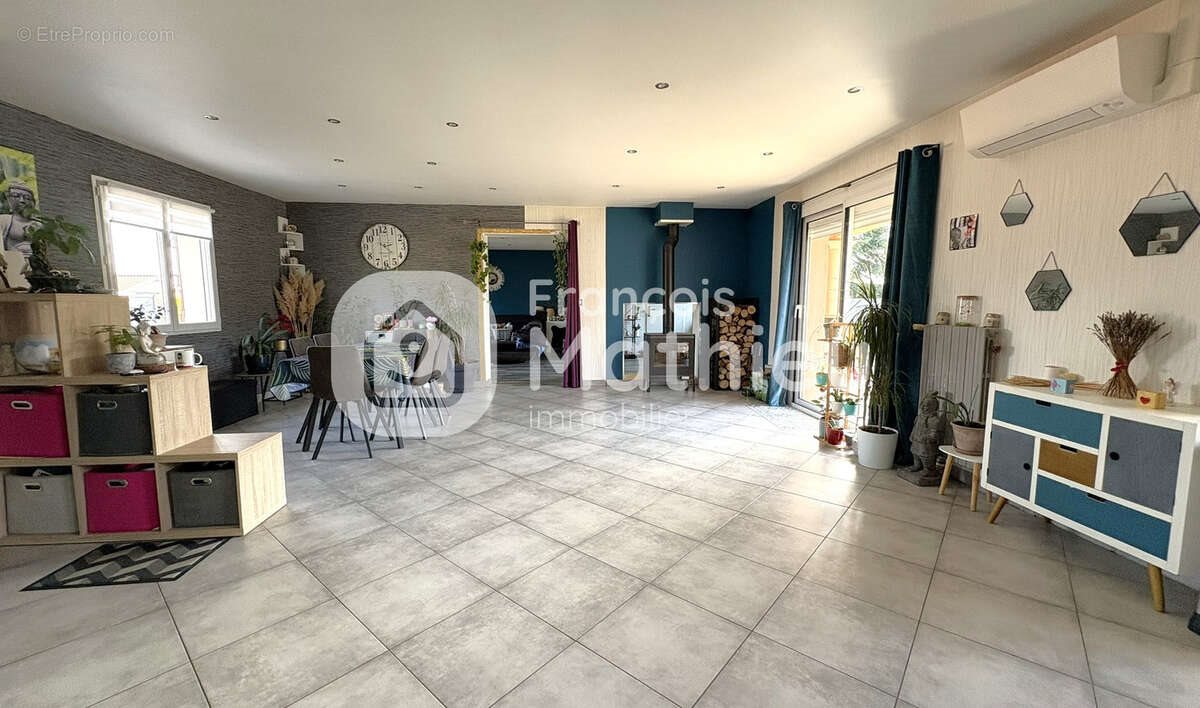 Maison à vendre, 126m², Marlieux