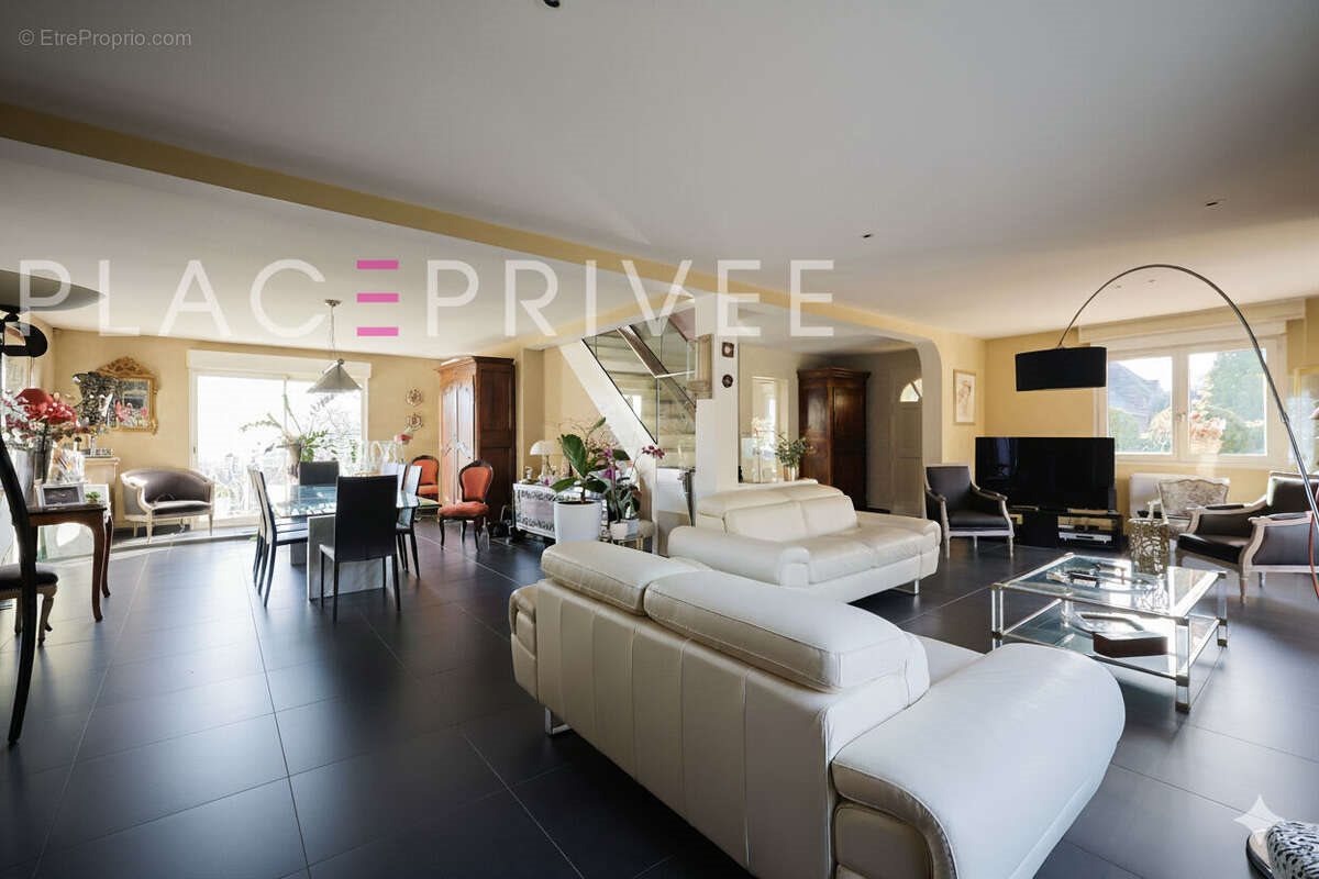 Maison à vendre, 295m², Dommartemont