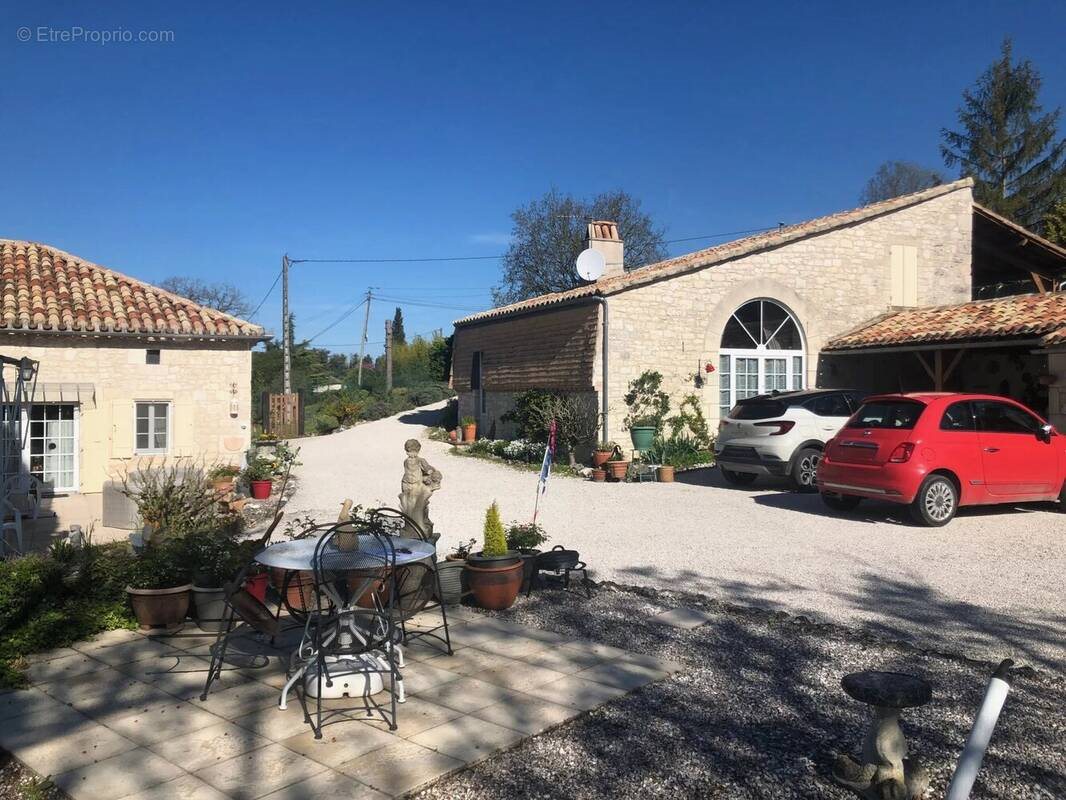 Maison à vendre, 219m², Montaigu-de-Quercy