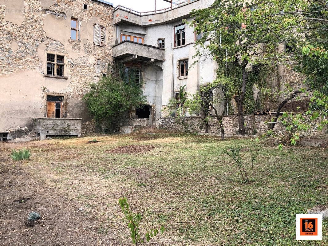 Appartement à vendre, 675m², Thiers