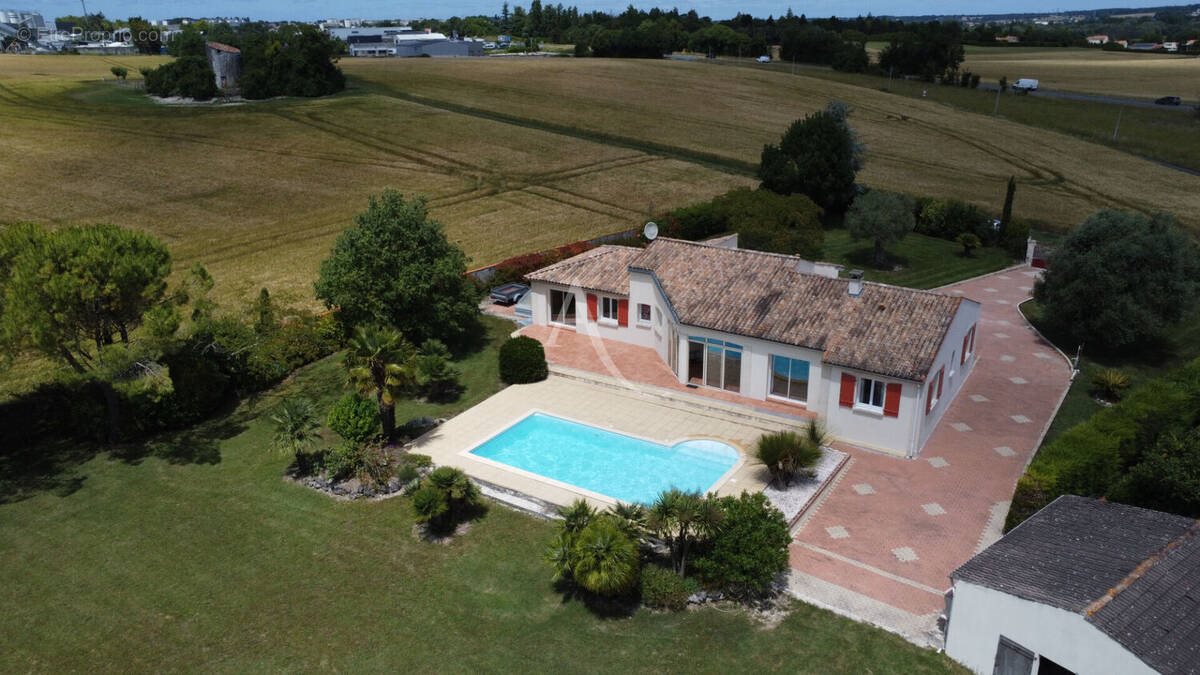 Maison à vendre, 154m², Saintes