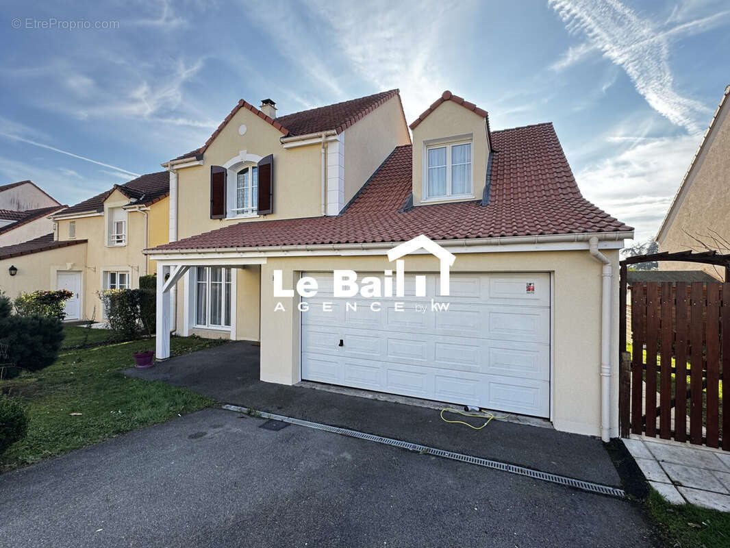 Maison à vendre, 153m², Osny