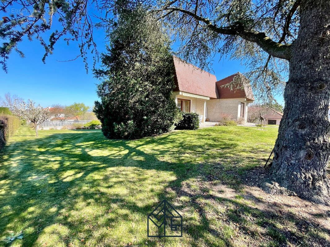 Maison à vendre, 144m², Commelle-Vernay