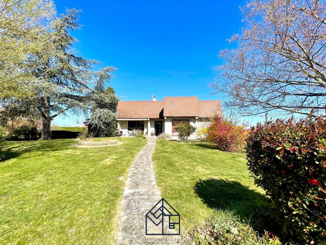 Maison à vendre, 144m², Commelle-Vernay