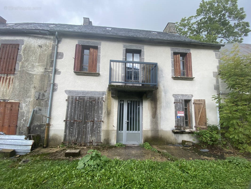 Maison à vendre, 143m², Chastreix