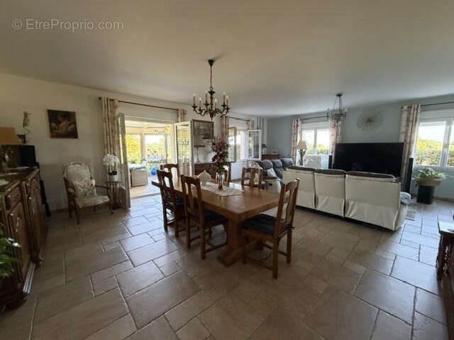 Maison à vendre, 141m², Saint-Aulaye