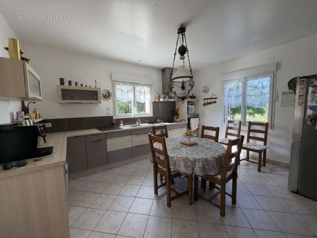 Maison à vendre, 141m², Saint-Aulaye