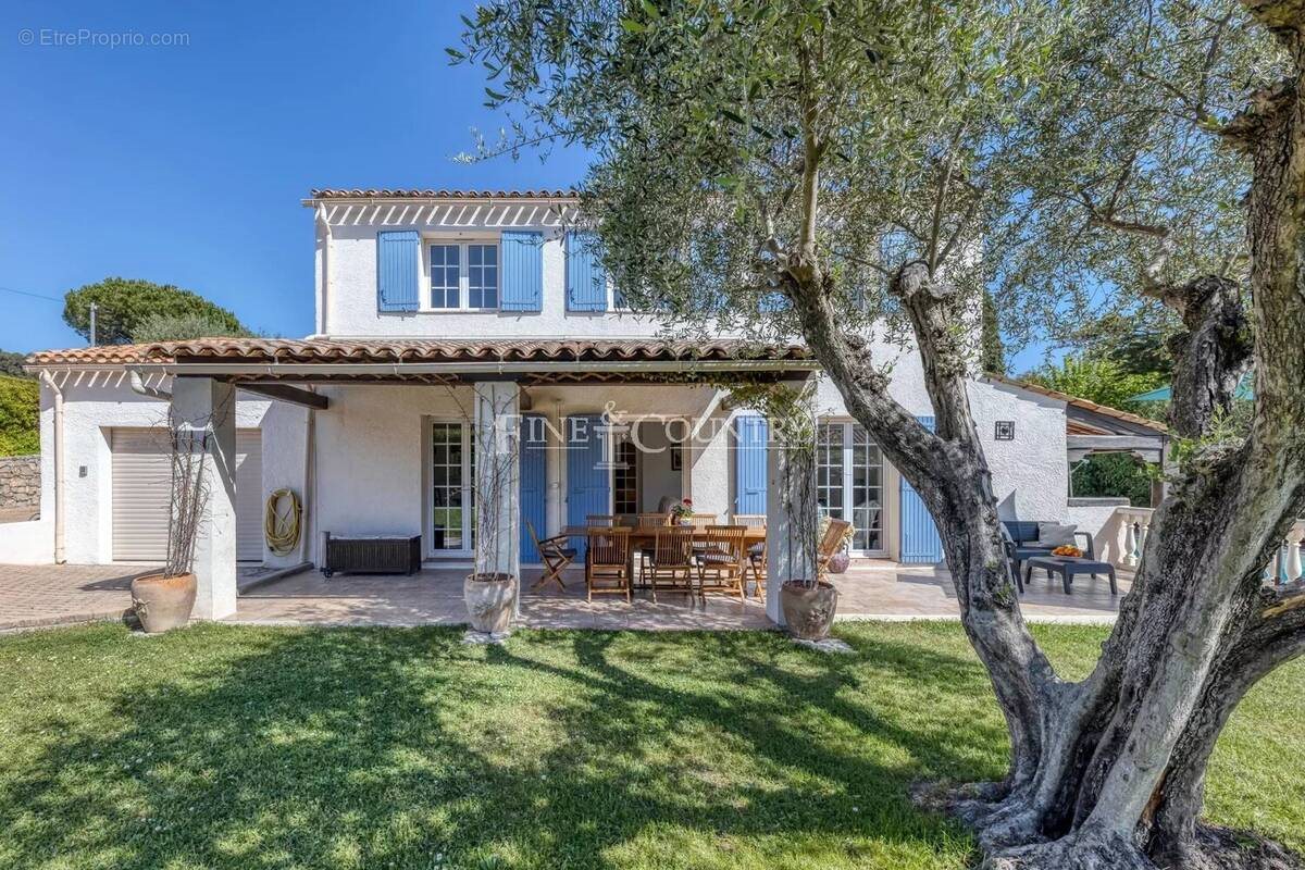 Maison à vendre, 127m², La Roquette-sur-Siagne