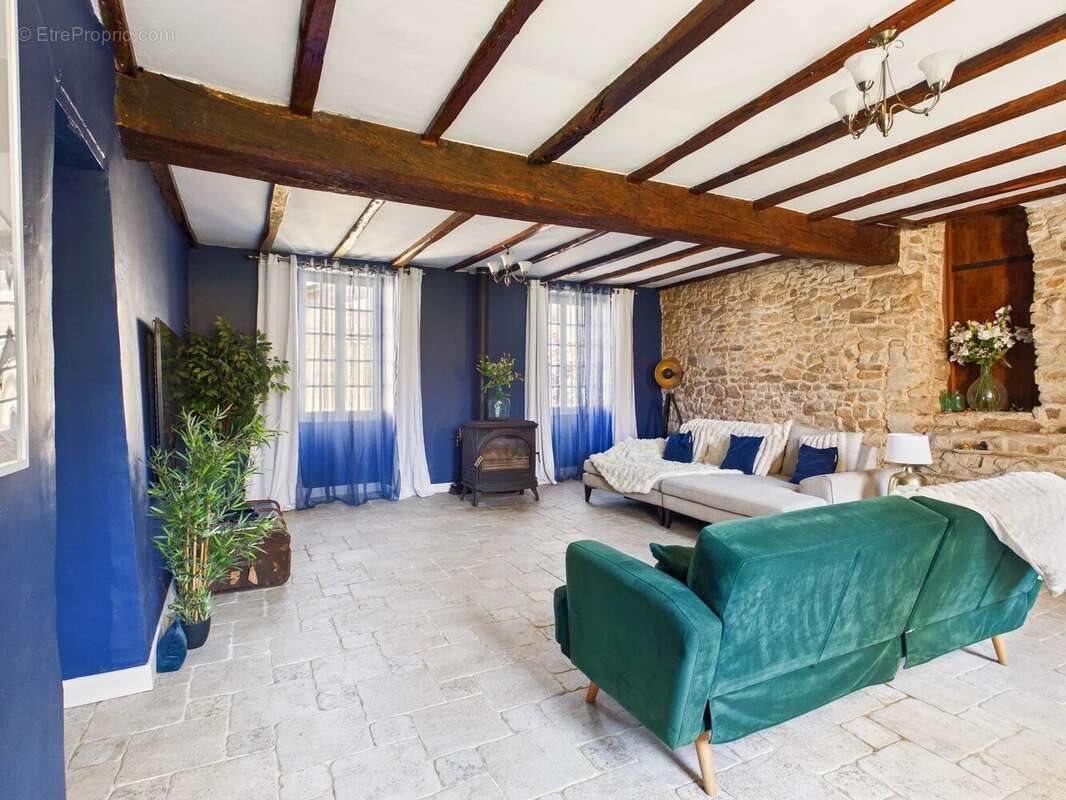 Maison à vendre, 282m², Brossac
