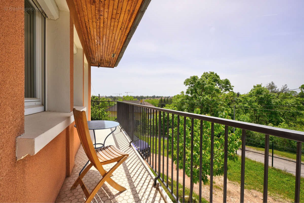 Maison à vendre, 180m², Saint-Genis-les-Ollières