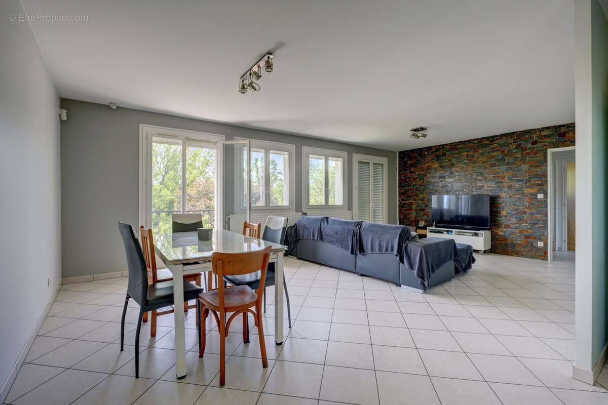 Maison à vendre, 180m², Saint-Genis-les-Ollières
