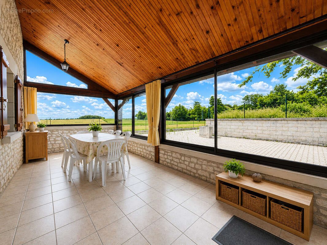Maison à vendre, 137m², Thuré