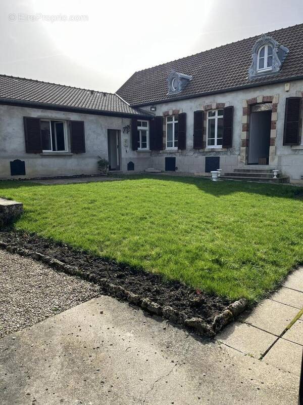 Maison à vendre, 150m², Villers-Allerand