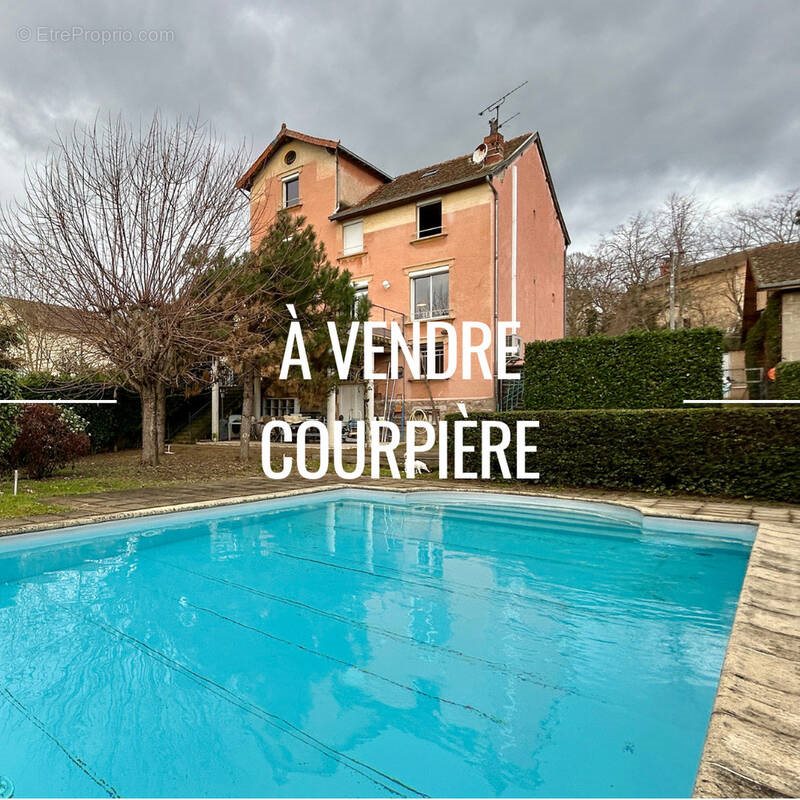Maison à vendre, 252m², Courpière