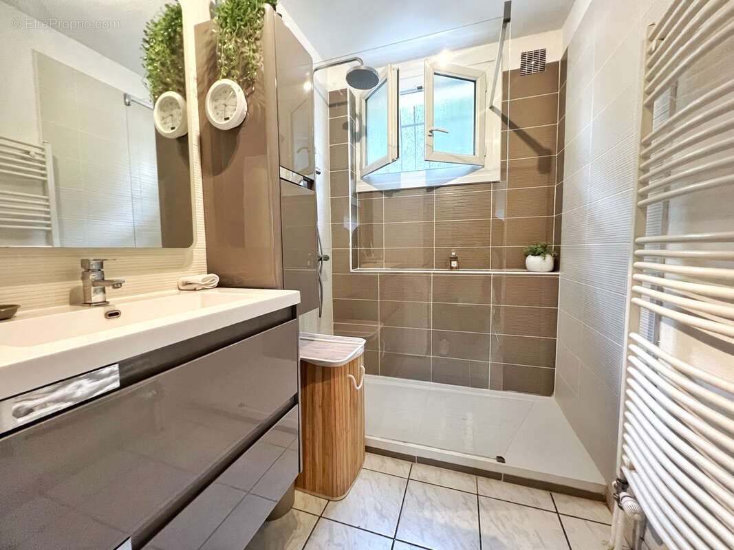 Appartement à vendre, 63m², Pierre-Bénite
