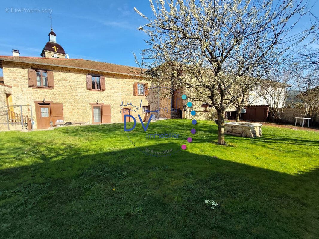 Maison à vendre, 221m², Lamure-sur-Azergues