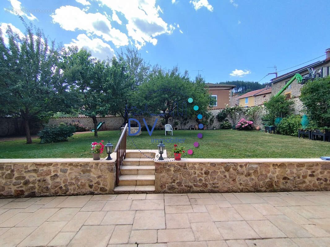 Maison à vendre, 221m², Lamure-sur-Azergues