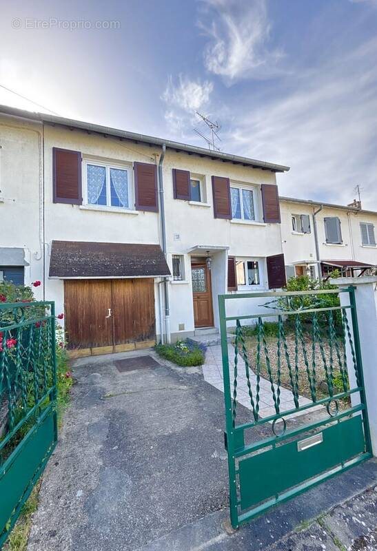 Maison à vendre, 88m², Saint-Denis-de-l'Hôtel