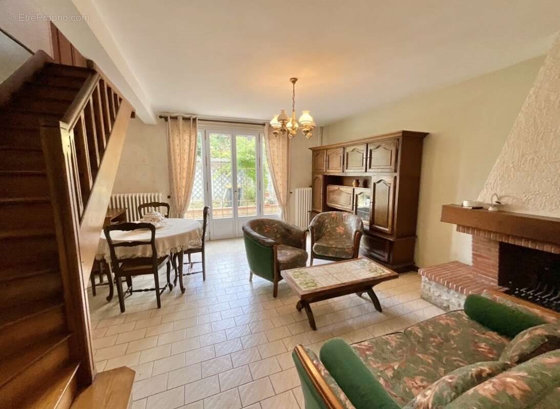 Maison à vendre, 88m², Saint-Denis-de-l'Hôtel