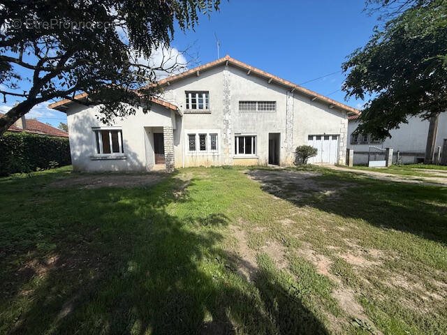 Maison à vendre, 125m², Saint-Aigulin