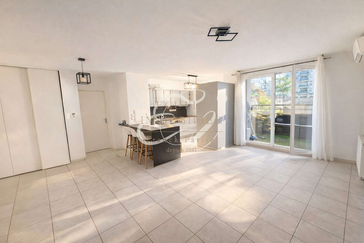 Appartement à vendre, 70m², Vénissieux