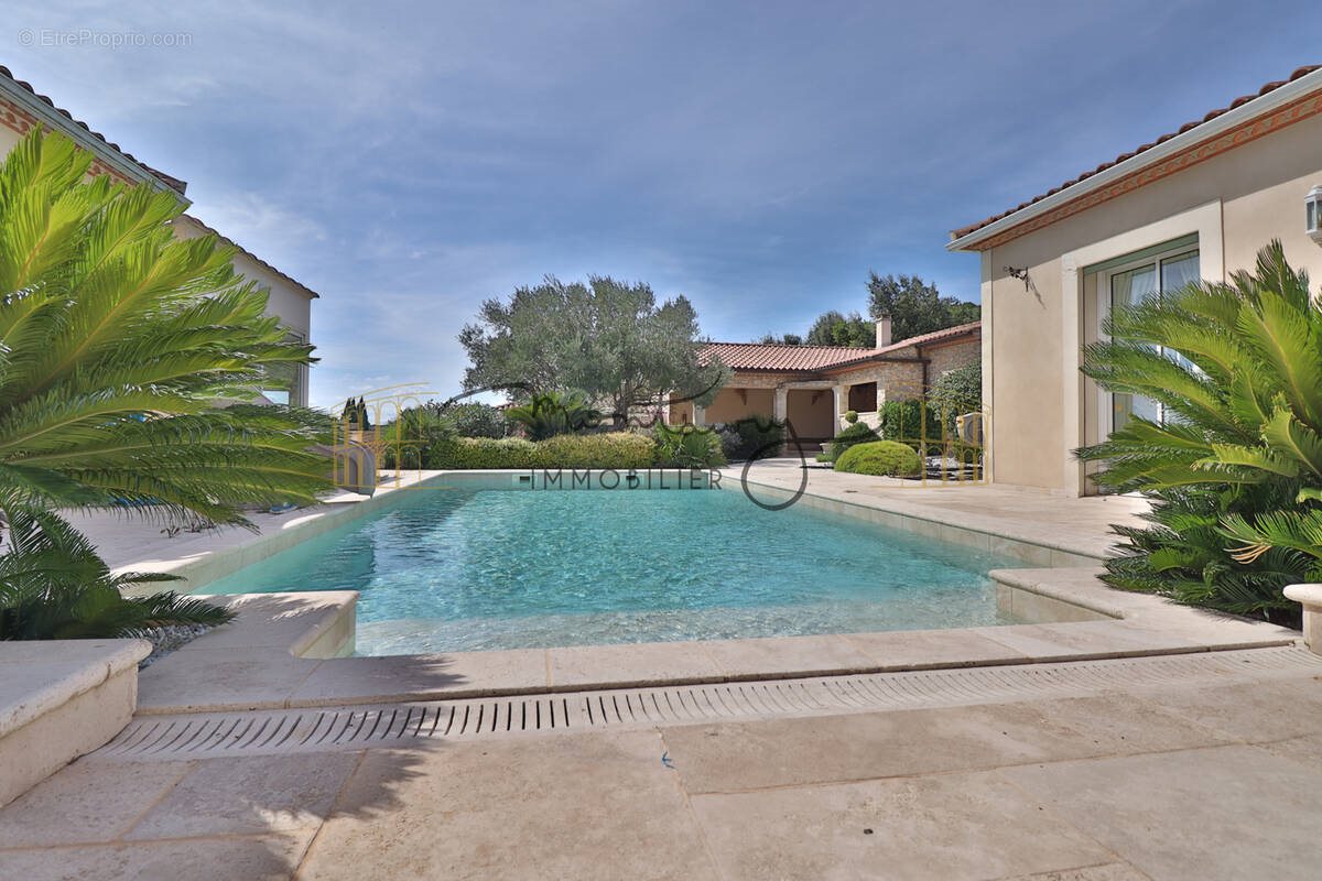 Maison à vendre, 275m², Nîmes