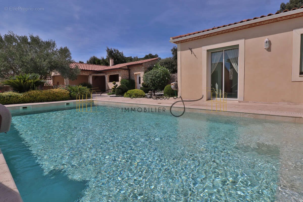 Maison à vendre, 275m², Nîmes
