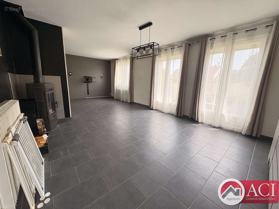 Maison à vendre, 102m², Méru