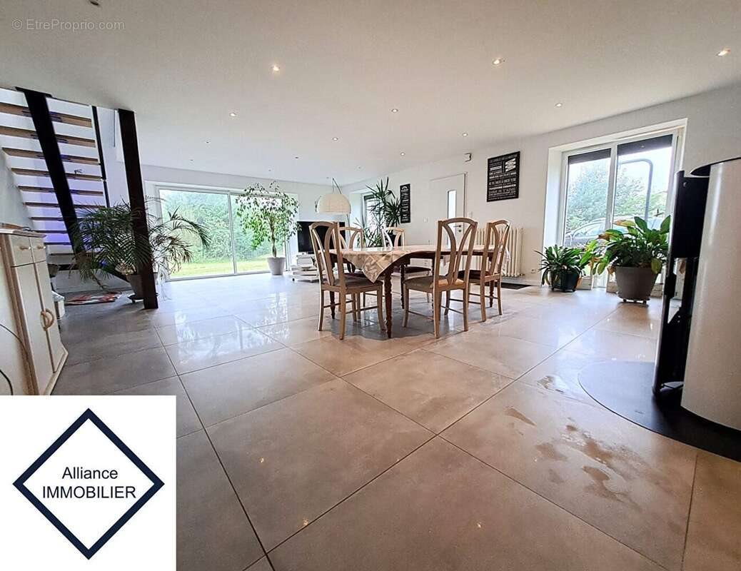 Maison à vendre, 290m², Montauban-de-Bretagne