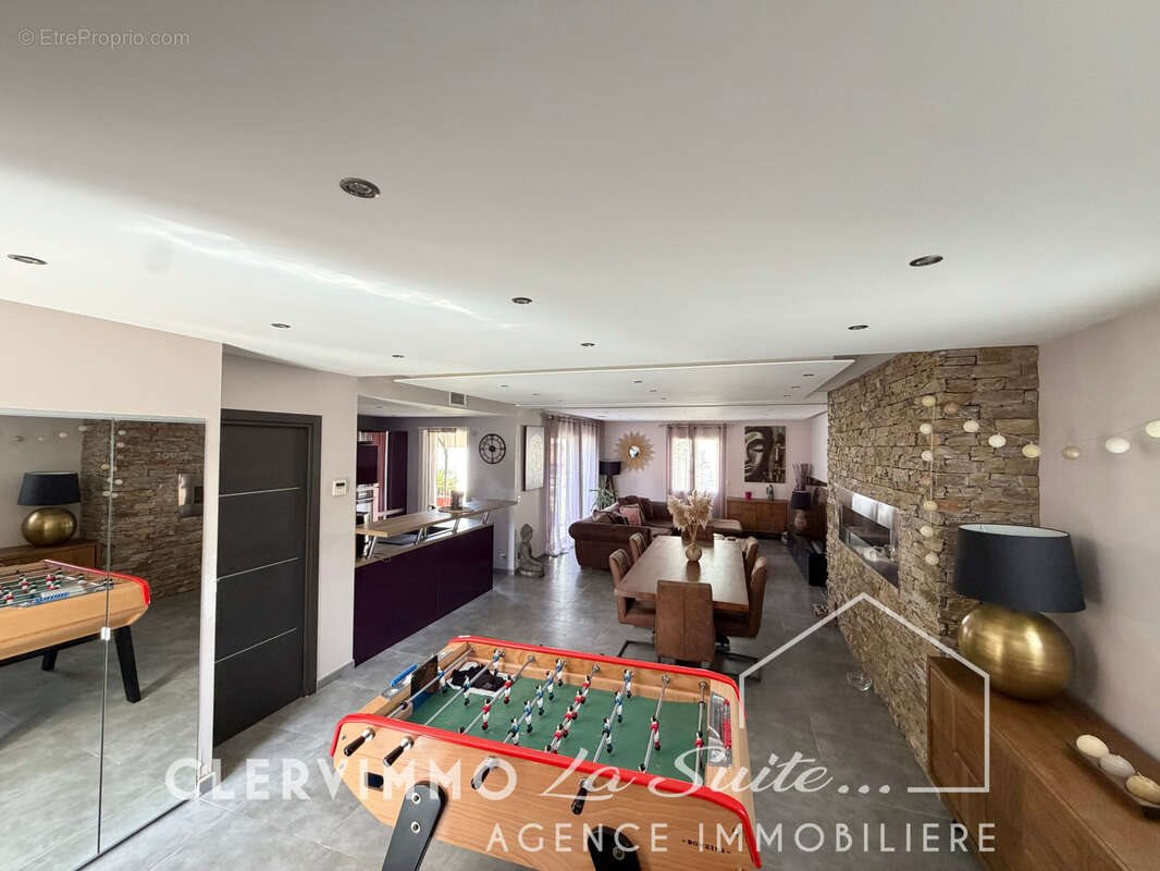 Maison à vendre, 300m², La Penne-sur-Huveaune