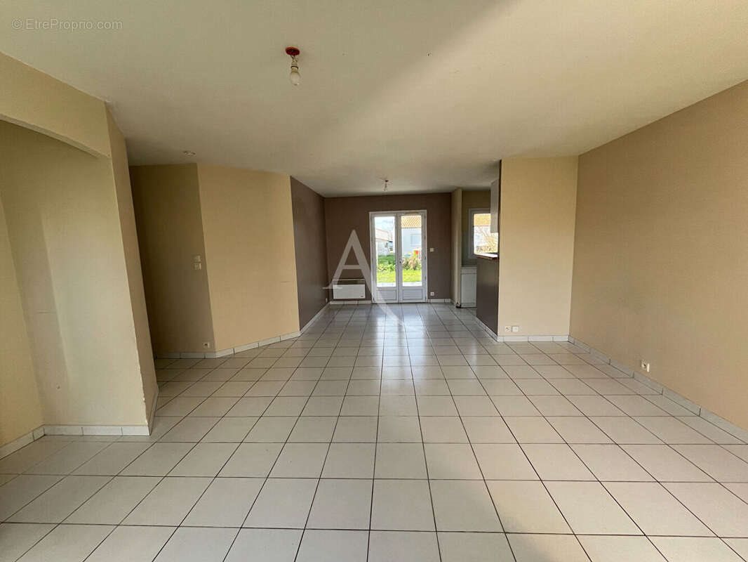 Maison à vendre, 78m², Grosbreuil