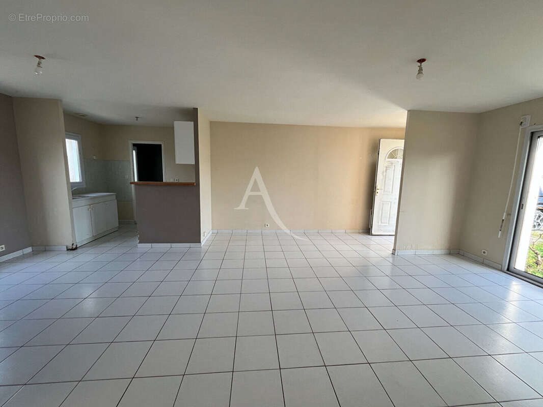 Maison à vendre, 78m², Grosbreuil