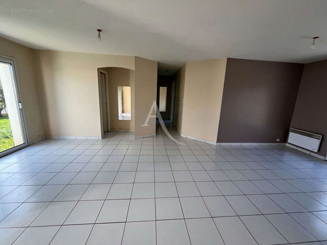 Maison à vendre, 78m², Grosbreuil