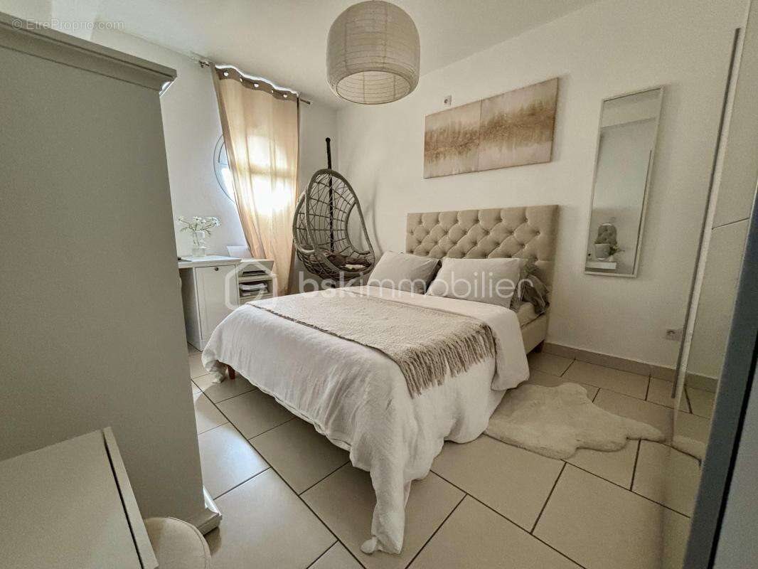Appartement à vendre, 607m², Sainte-Suzanne