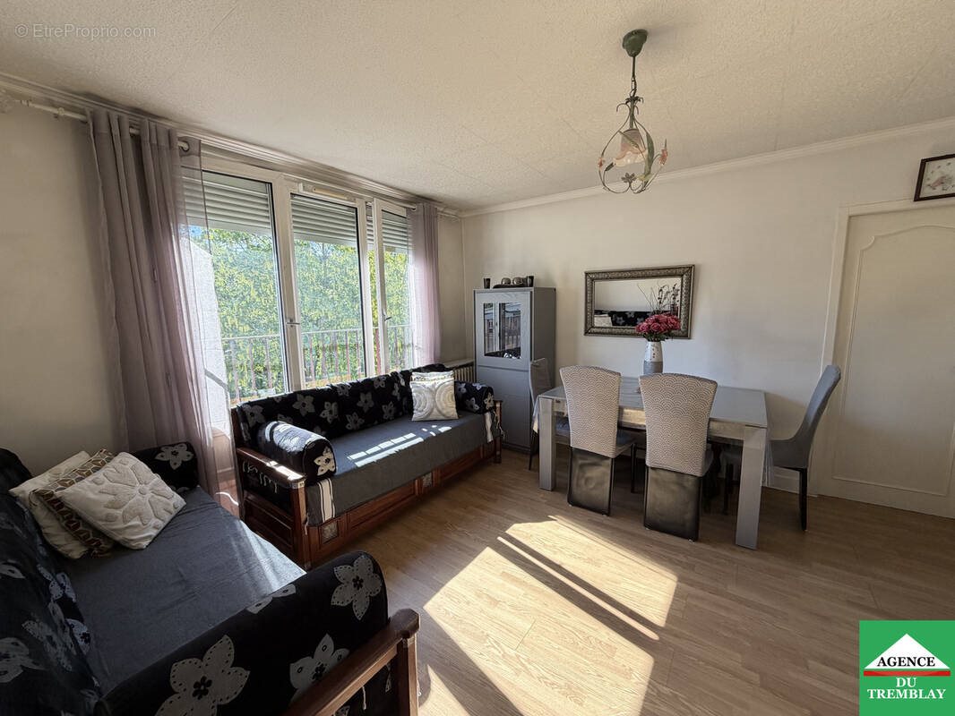 Appartement à vendre, 68m², Saint-Maurice