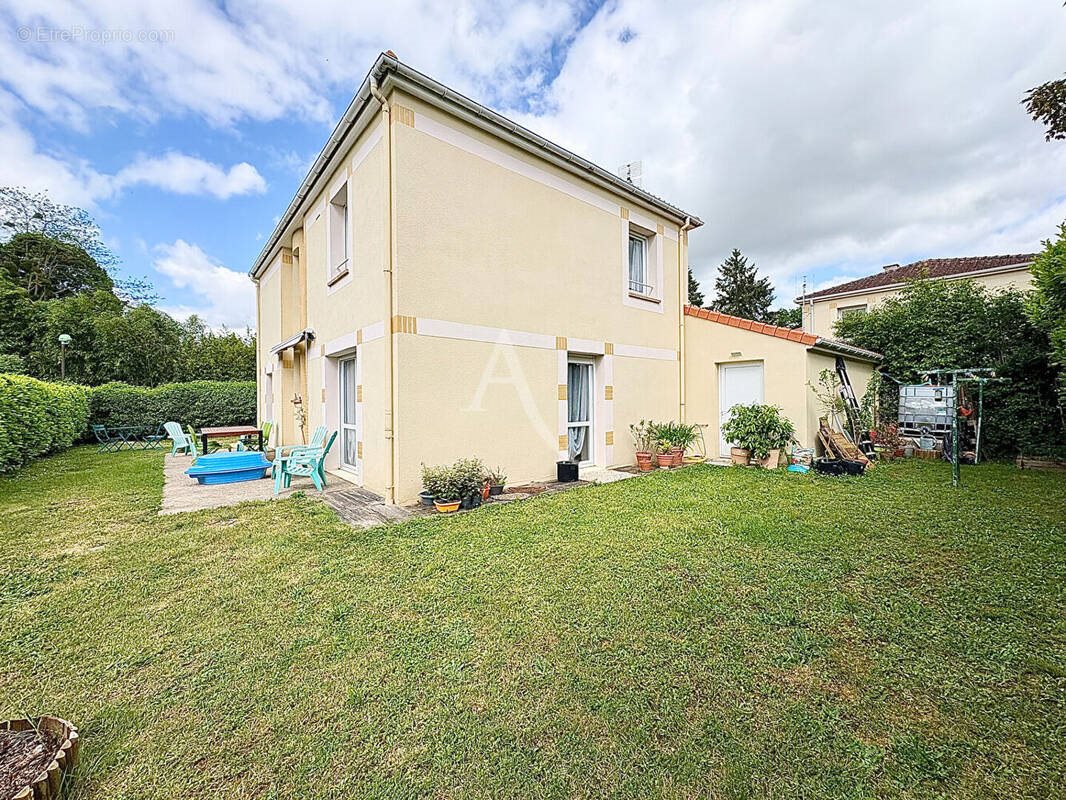 Maison à vendre, 118m², Montmorillon