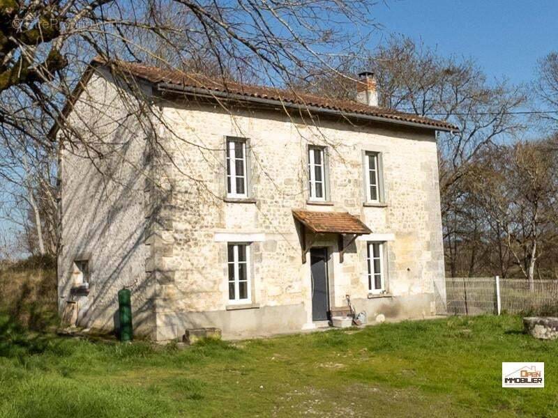 Maison à vendre, 89m², Courgeac
